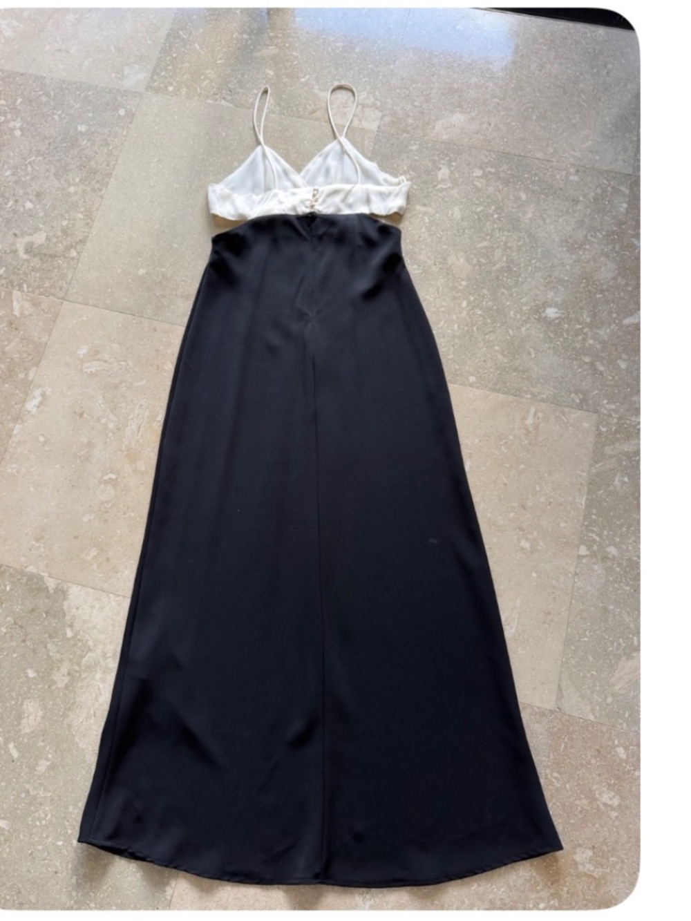 Dress - Picture 3 of 3